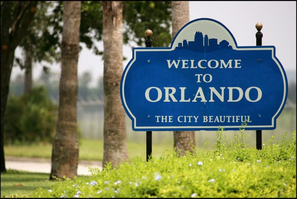 City Highlights and Hidden Gems Tour - Image 3