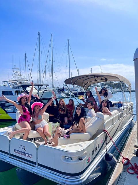 Bennington Luxury Pontoon Rental Gallery Image 2