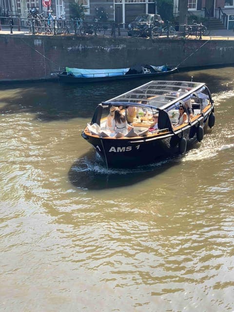 Amsterdam Small-Group Canal Cruise Including Snacks/Drinks Gallery Image 4