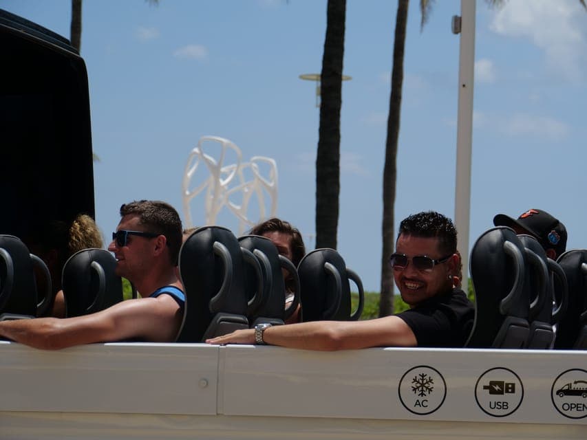 Miami Sightseeing Tour in a Convertible Bus (French) Gallery Image 3