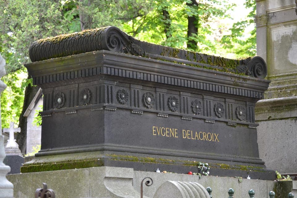 Pere Lachaise Cemetery Guided Tour Gallery Image 3