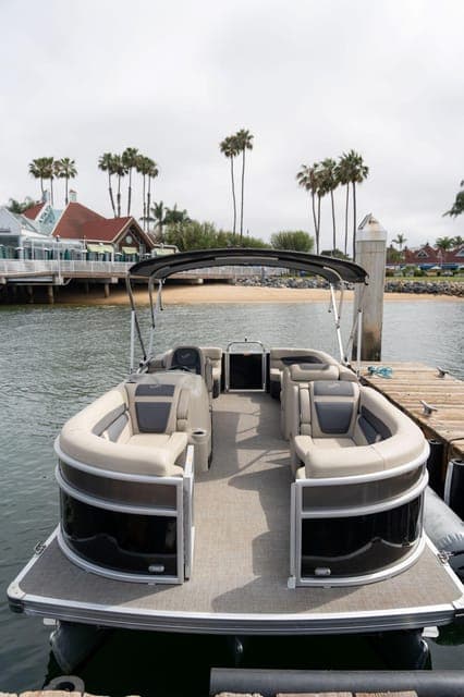 Pontoon Boat Rental on San Diego Bay Gallery Image 3