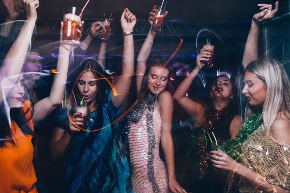 19. Bachelorette Party Bus Club Crawl - Image 19