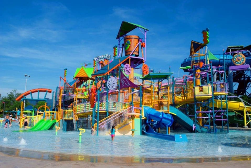 Orlando: Aquatica Water Park Admission Ticket Gallery Image 3
