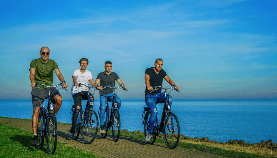 Volendam: Bike Rental including Highlights-Routes Gallery Image 1