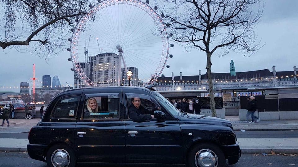 James Bond Shooting Locations Tour by Black Taxi Gallery Image 3