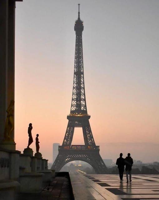 Paris Top Sights Half Day Walking Tour with a Fun Guide Gallery Image 3