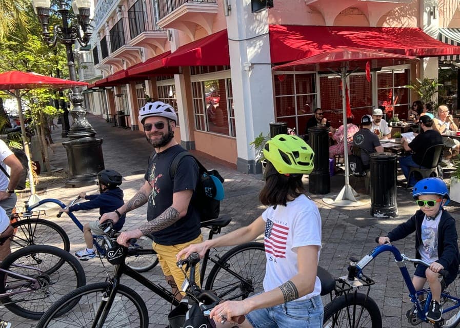 Biking tour around South Beach - in French Gallery Image 4