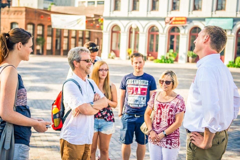 Small Group Sightseeing Tour Gallery Image 2