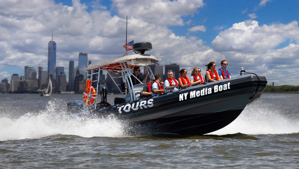 9. Harbor Speedboat Tour - Image 9