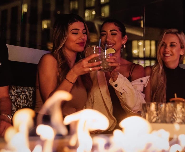 Downtown Bar Crawl Party Pass Gallery Image 1