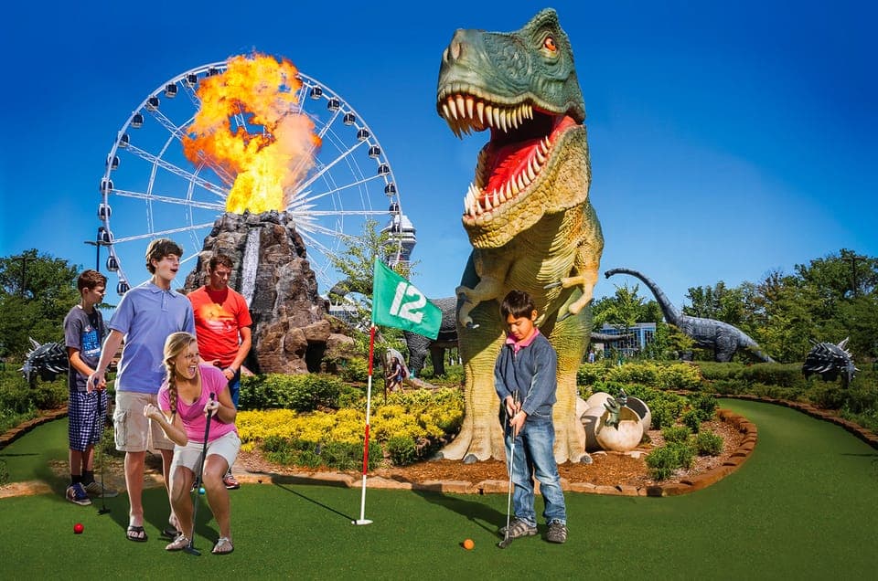 8. Niagara Falls, Canada: Clifton Hill 6 Attraction Fun Pass - Image 8