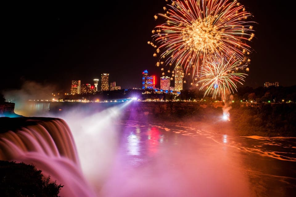 Niagara Falls, USA: Illumination Tour with Maid of the Mist - Image 1