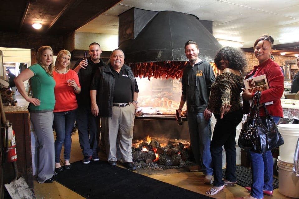 Hill Country BBQ & Wine Shuttle Gallery Image 3