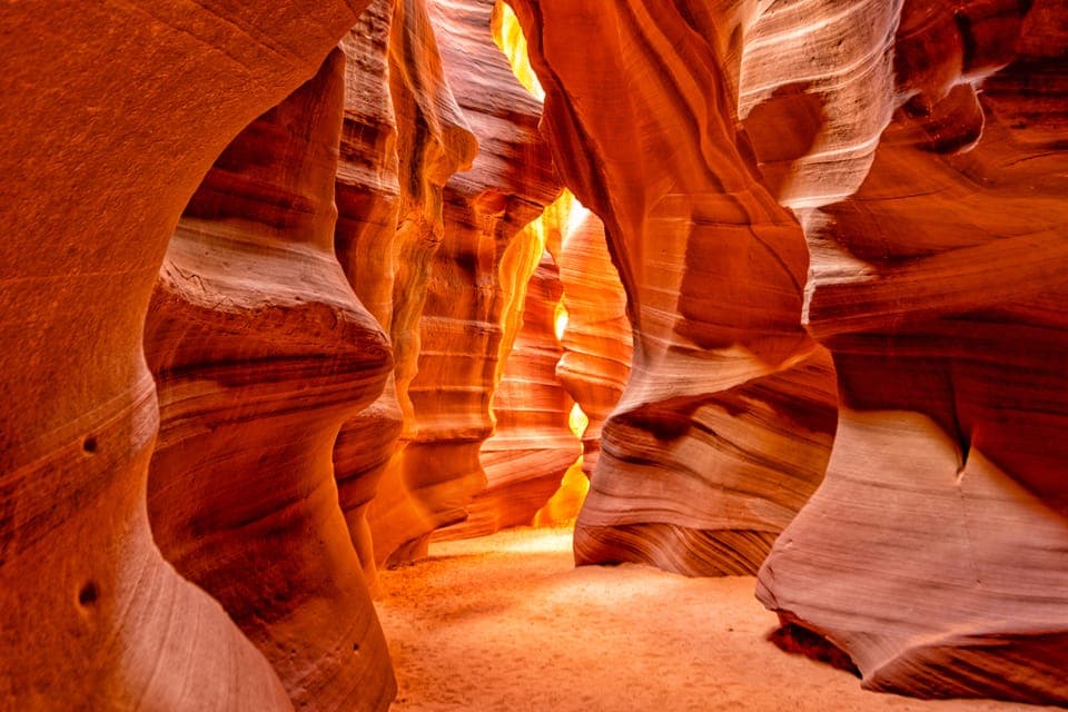 36. Lower Antelope Canyon & Horseshoe Bend w/ Lunch - Image 36