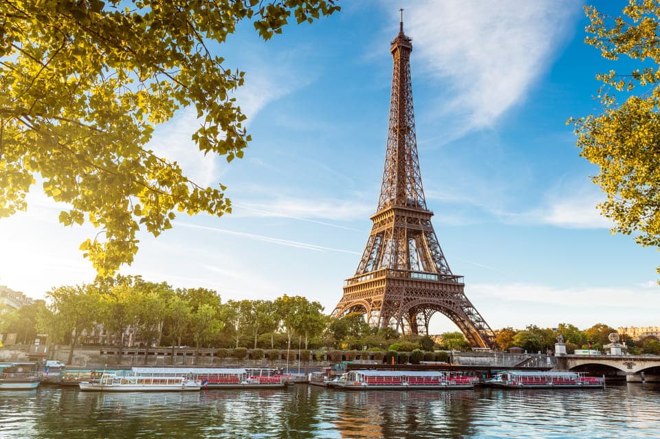 Lunch at Eiffel Tower, Louvre and Notre Dame Gallery Image 3