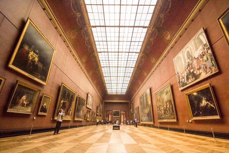 Paris Louvre: 2-Hour Private Tour for Groups or Families Gallery Image 1