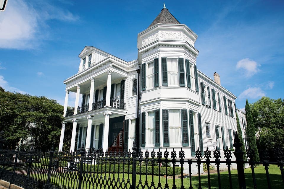 2hr Homes of the Rich & Famous Garden District - Image 1