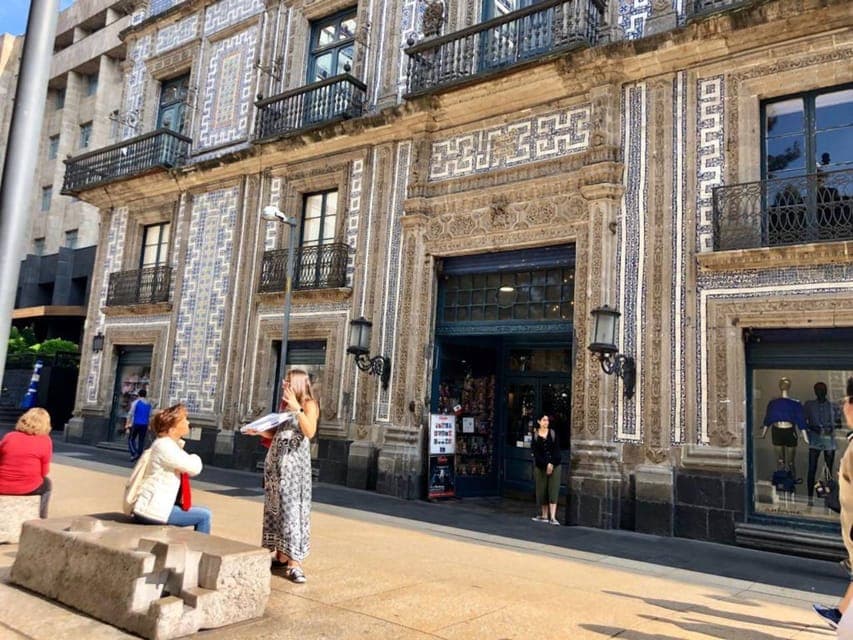 A Day in the Colonial Era Through its Palaces Gallery Image 3