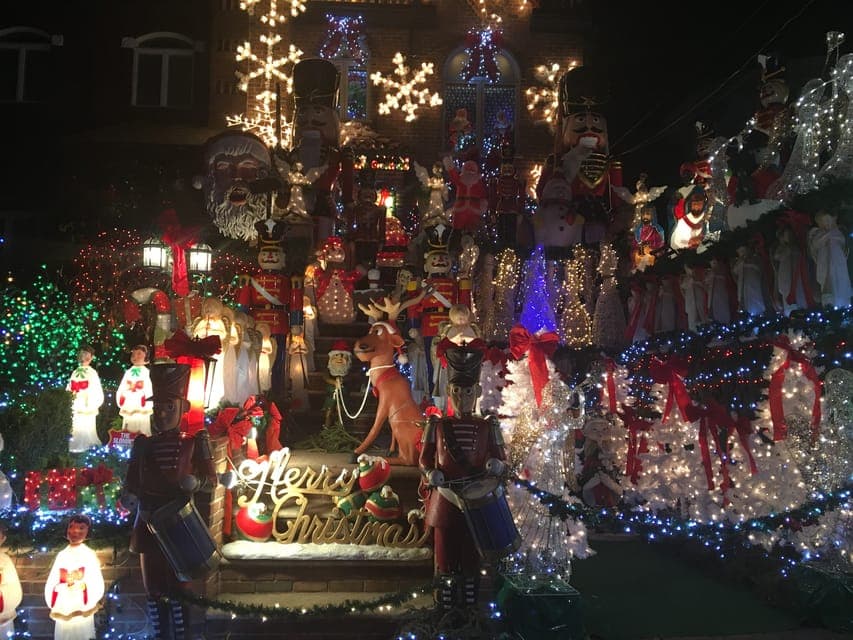 Dyker Heights Christmas Lights Tour Gallery Image 3