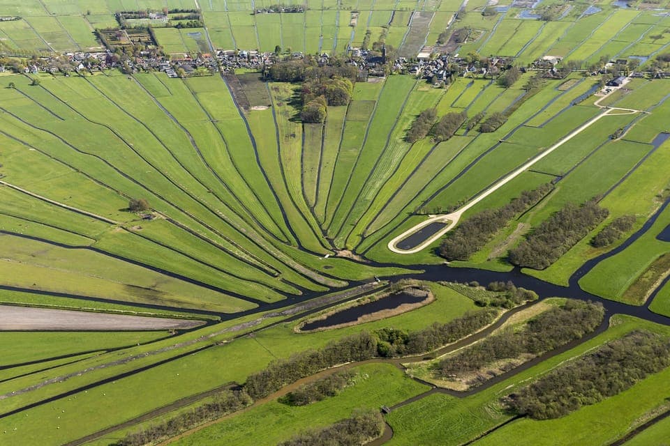 Lisse: Drive-it-Yourself Dutch Countryside GPS Audio Tour Gallery Image 2