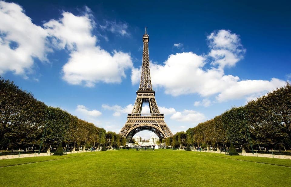 Paris Day Trip with Lunch on Eiffel Tower Gallery Image 3