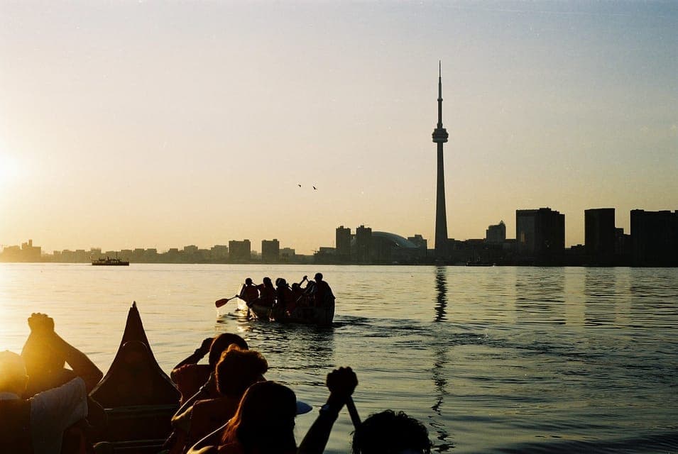 Toronto Islands: Sunset Canoe Tour - Image 2