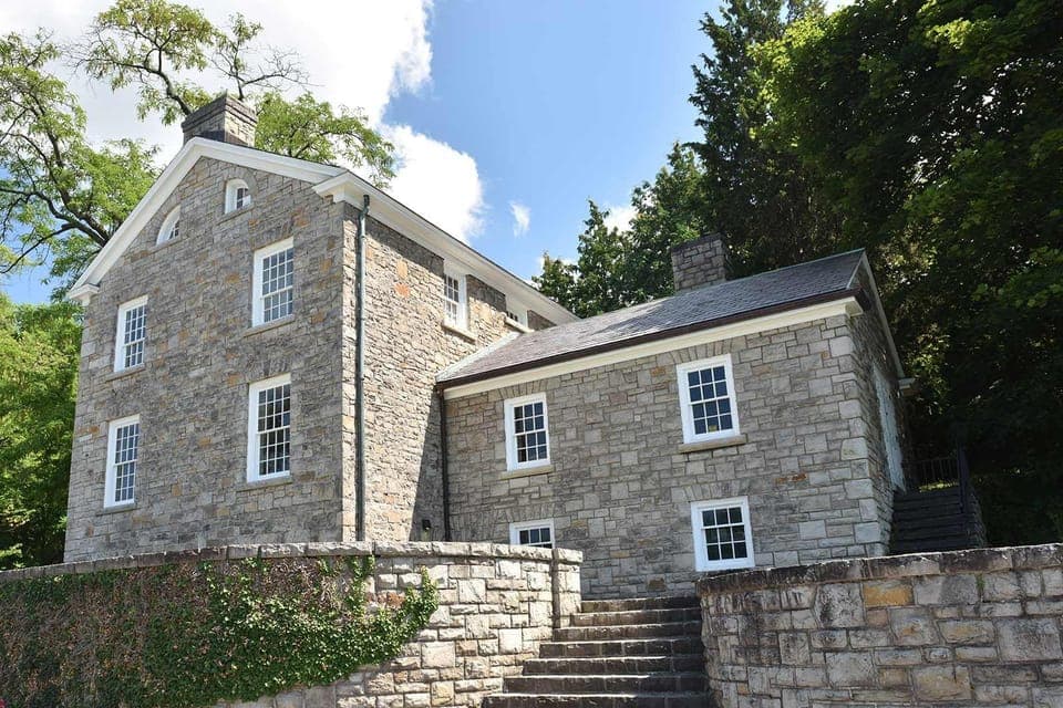 Niagara Falls and Niagara-on-the-Lake Ultimate Day Tour Gallery Image 4