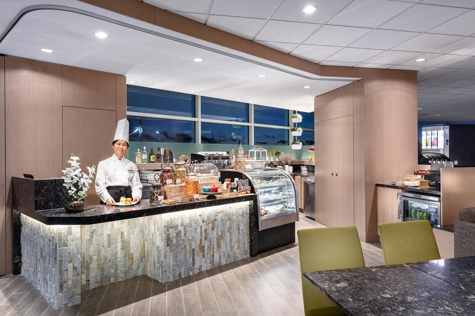 Vancouver International Airport (YVR): Premium Lounge Entry Gallery Image 1