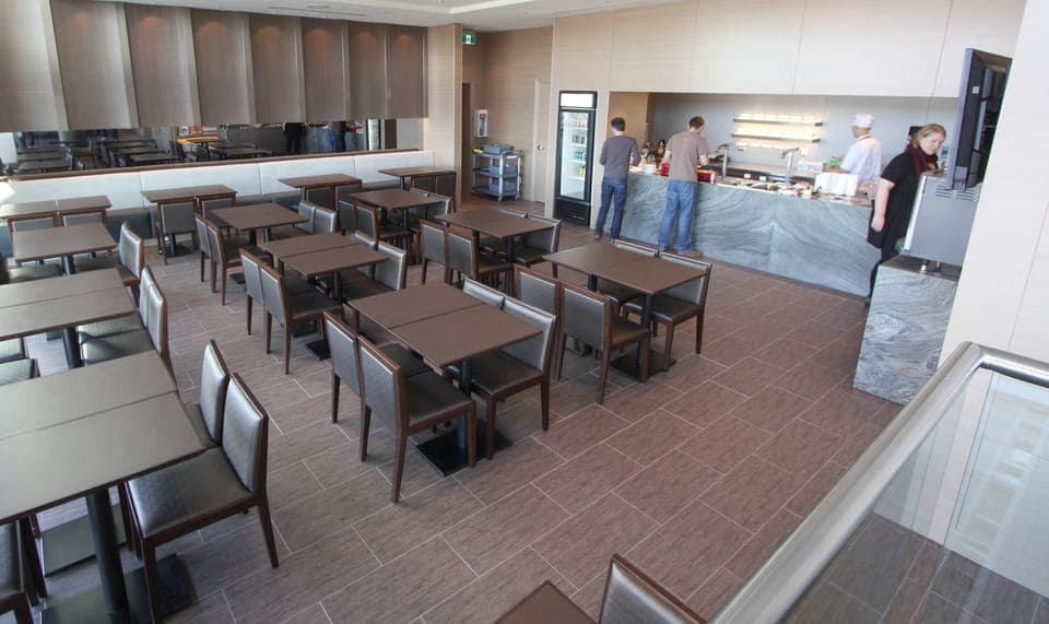 Vancouver International Airport (YVR): Premium Lounge Entry Gallery Image 2