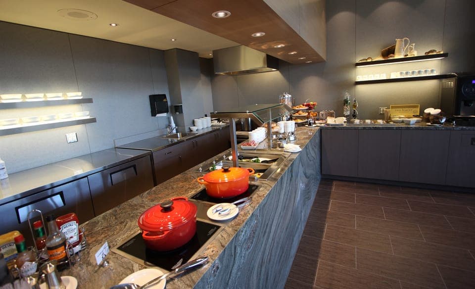 Vancouver International Airport (YVR): Premium Lounge Entry Gallery Image 3