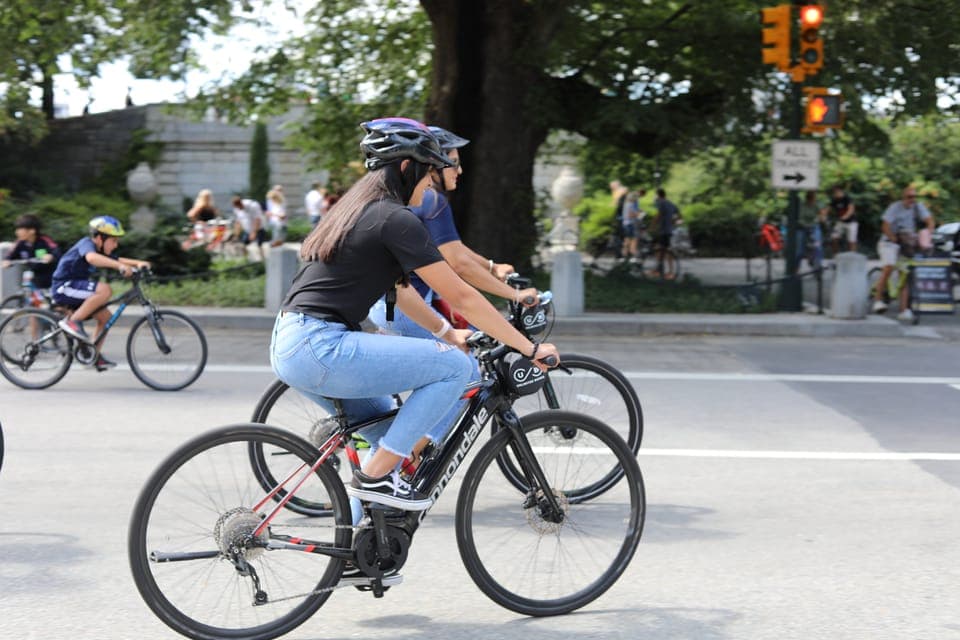 E-Bike Rental for Central Park and Downtown Gallery Image 3