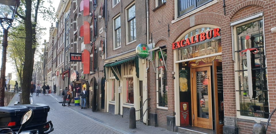 Private Red Light District Tour in Spanish Gallery Image 4