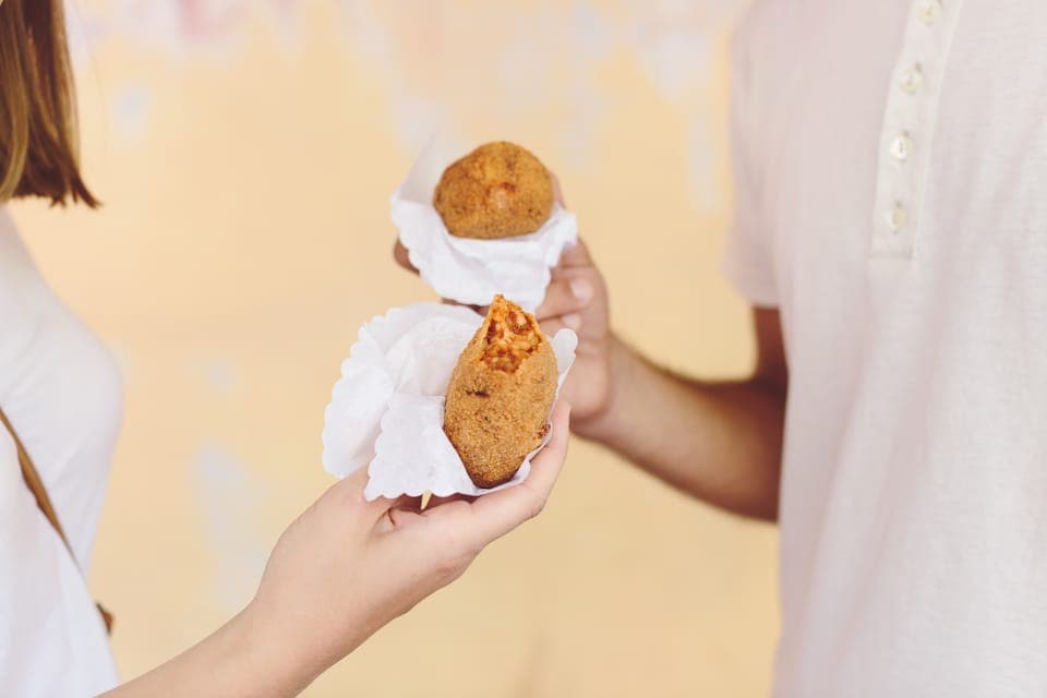 Twilight Trastevere Food Tour with Wine Tasting Gallery Image 3