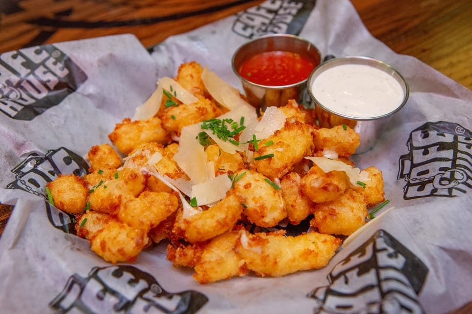 Secret Walking Food Tour Milwaukee Gallery Image 3