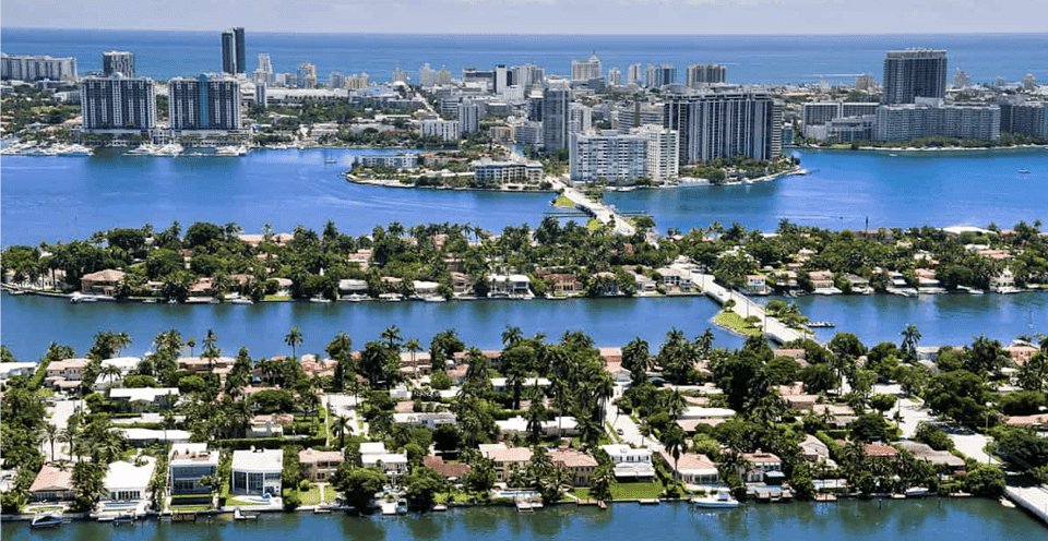 16. Miami 50-Minute Airplane Tour: Beaches, Islands & Downtown - Image 16