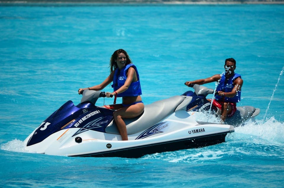 Cancun: Waverunner in Nichupte Lagoon Gallery Image 1