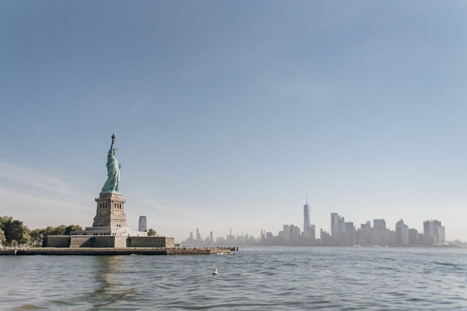 Statue of Liberty & Battery Park Guided Tour - Image 5