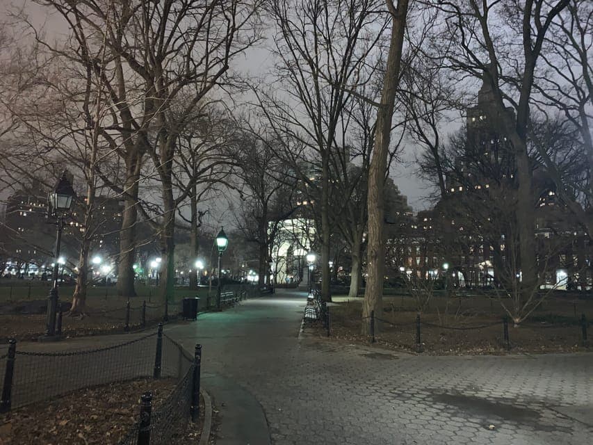 Gangsters and Ghosts 2-Hour Walking Tour Gallery Image 3