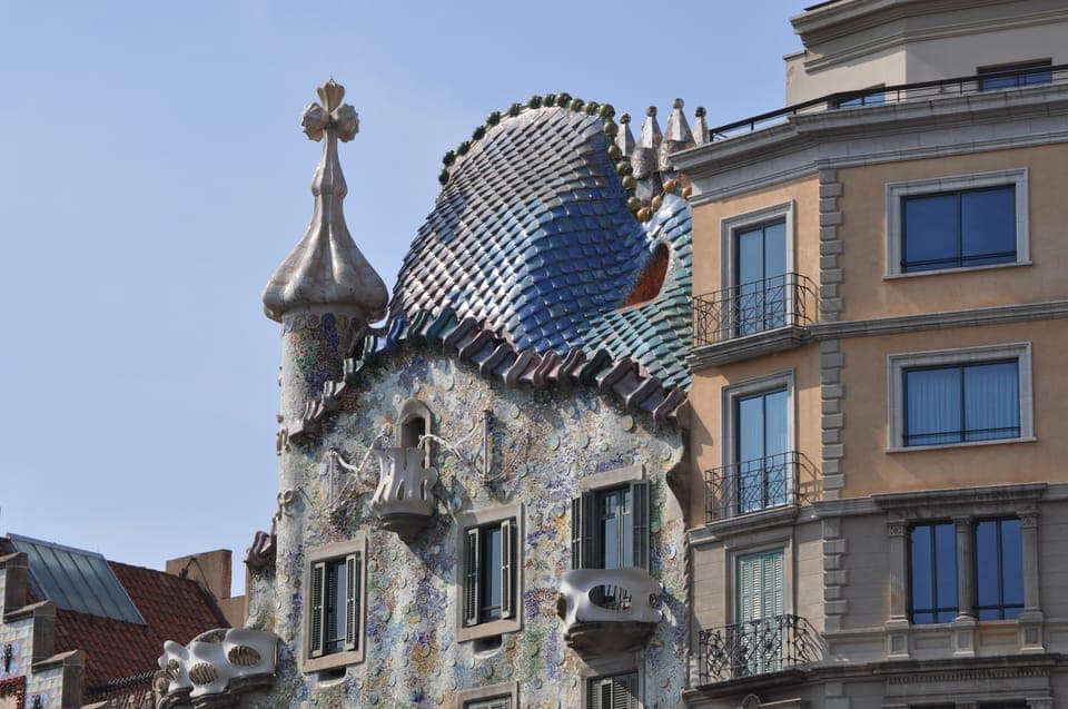 Discover Gaudi Architectural Guided Tour Gallery Image 1