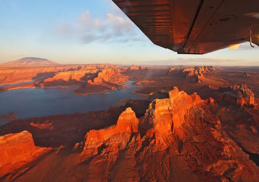 Antelope Canyon and Horseshoe Bend Airplane Tour Gallery Image 2