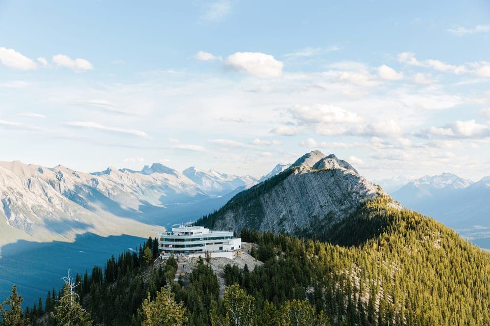 Banff Tour with Gondola & Lake Cruise - Image 8