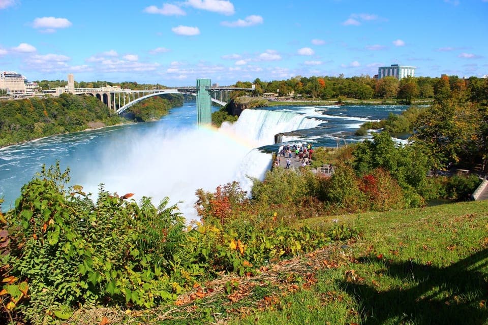 48. US & Canada Full-Day Tour & Lunch - Image 48