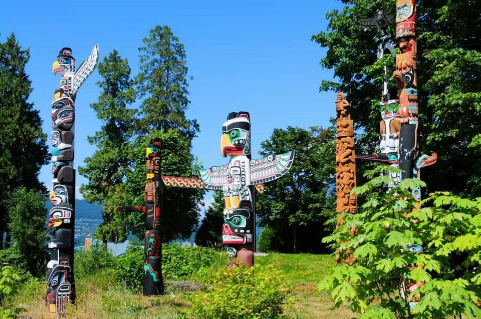 Small Group Tour w/Capilano & Grouse Mtn Lunch Gallery Image 4