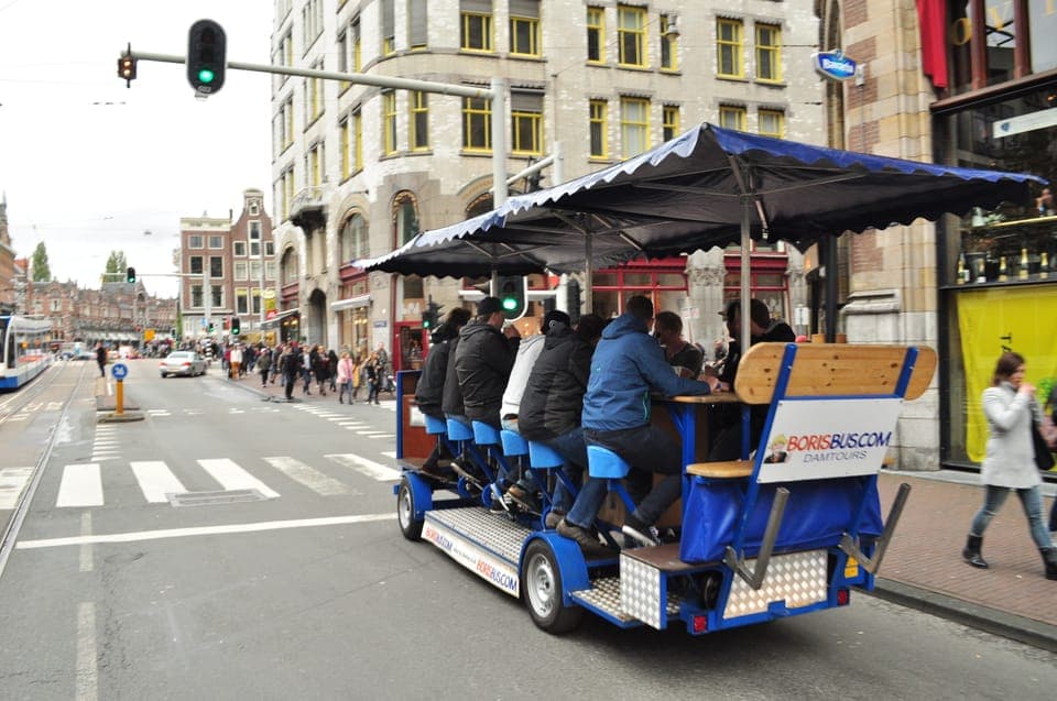 BUBBLES & BIKE Prosecco Tour - The Original Gallery Image 4
