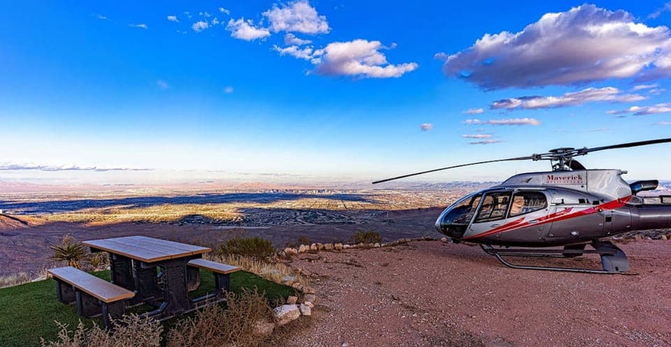 Red Rock Canyon Helicopter Landing Tour Gallery Image 3
