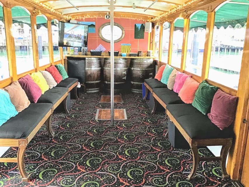 Wine Tasting on the Bay Gallery Image 3