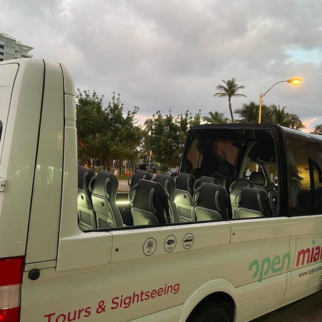 2-Hour Guided Panoramic City Tour by Night Gallery Image 3