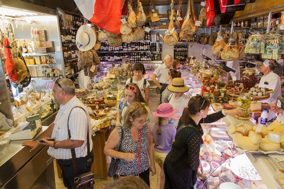 Rome's Original Flavor: A Neighborhood & Market Food Tour Gallery Image 2