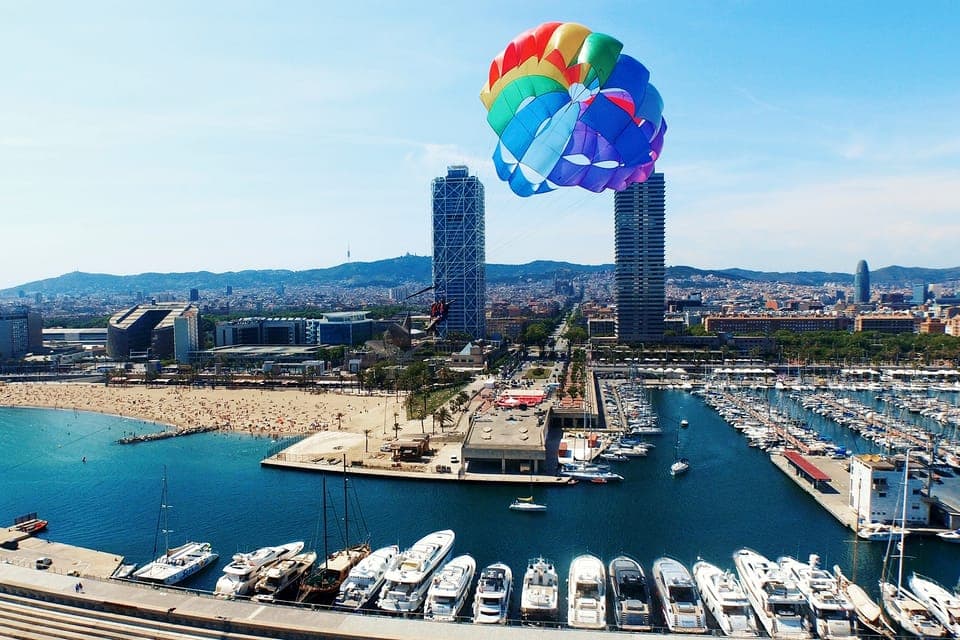 Small-Group Parasailing Experience Gallery Image 4